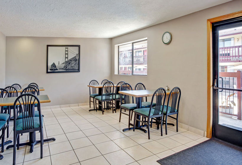 Hotel Super 8 Albany  | Albany | Oregon | United States 3