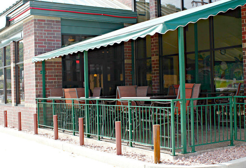 Hotel Express Riverport Inn & Suites  | Winona | Minnesota | United States 4