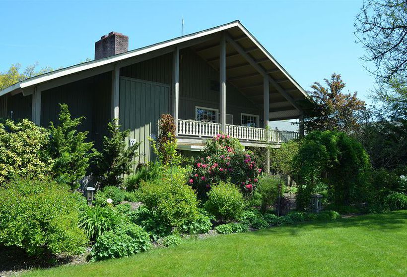 Hotel Village Green Resort 