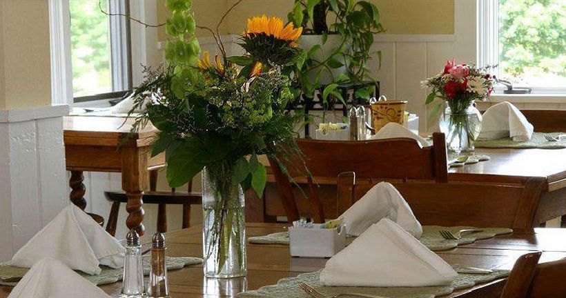 Hotel Brass Lantern Inn  | Stowe | Vermont | United States 1