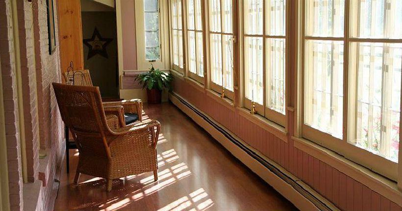 Hotel Brass Lantern Inn  | Stowe | Vermont | United States 10