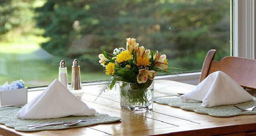 Hotel Brass Lantern Inn  | Stowe | Vermont | United States 18