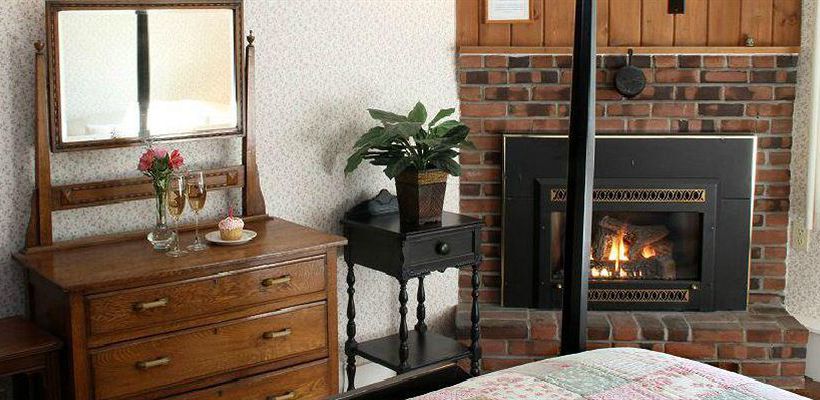 Hotel Brass Lantern Inn  | Stowe | Vermont | United States 19