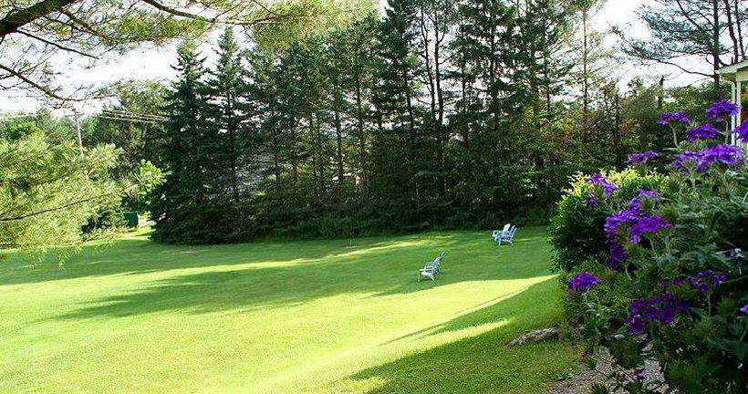 Hotel Brass Lantern Inn  | Stowe | Vermont | United States 3