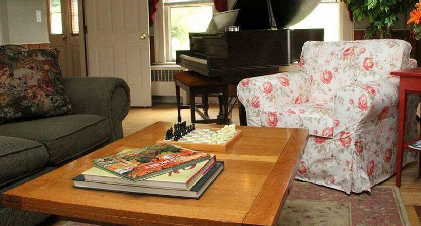 Hotel Brass Lantern Inn  | Stowe | Vermont | United States 7