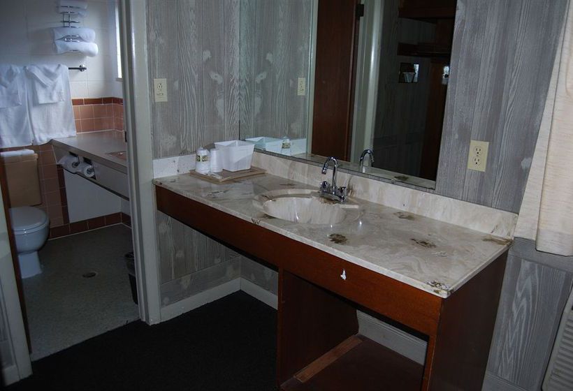 Hotel Budget Host  | Loveland | Colorado | United States 7