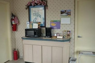 Hotel Budget Host Inn  | Bristol | Virginia | United States 1