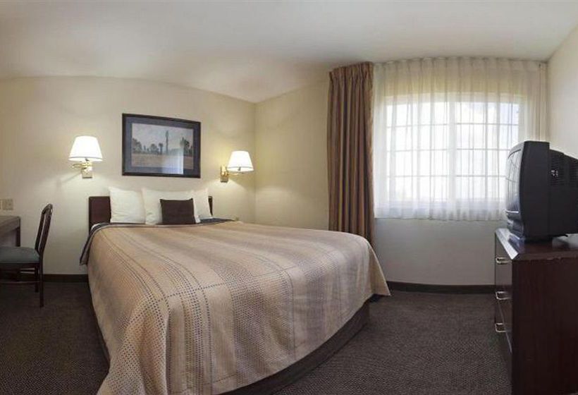 Hotel Candlewood Suites Greensboro  | Greensboro | North Carolina | United States 13