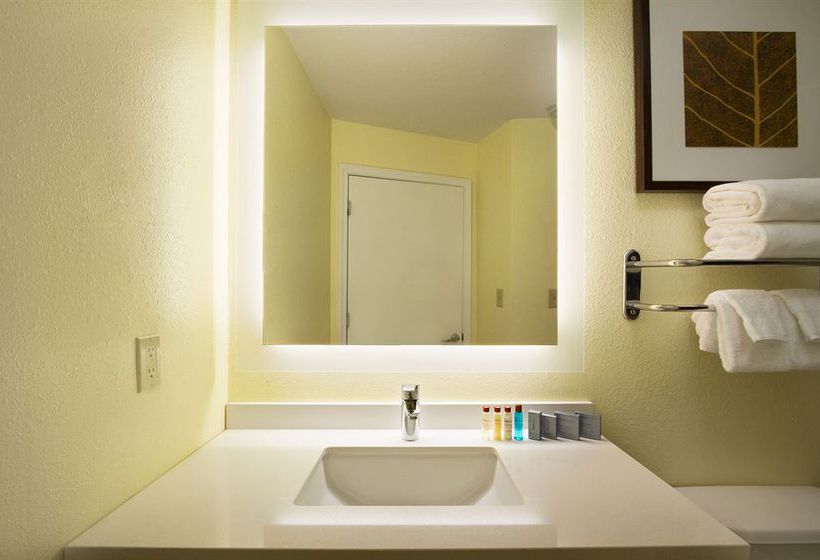 Hotel Candlewood Suites Cincinnati - Blue Ash  | Blue Ash | Ohio | United States 2