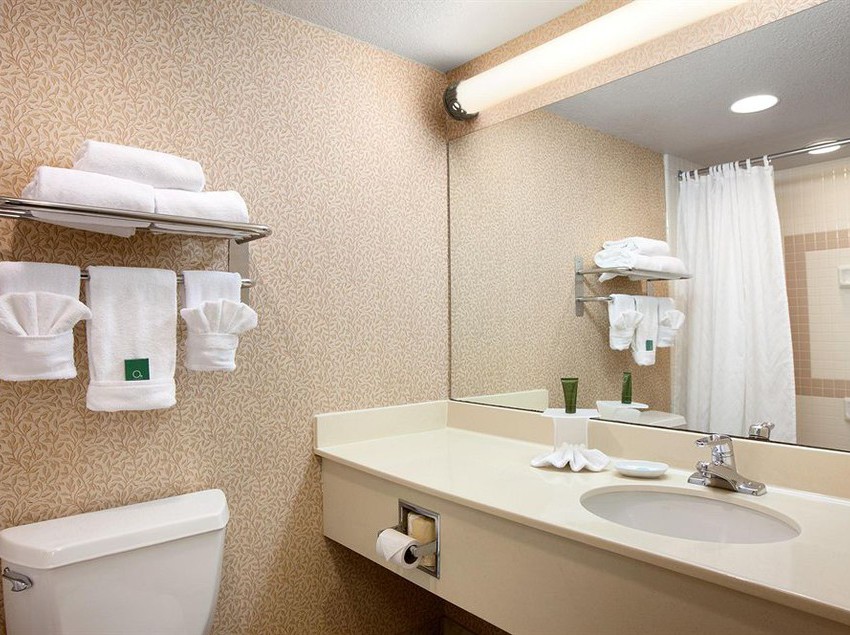 Capitol Plaza Hotel  | Jefferson City | Missouri | United States 4