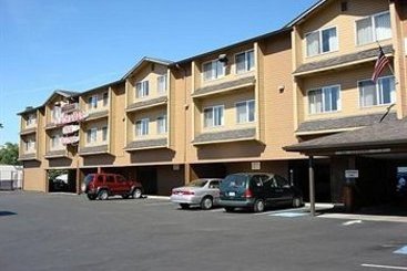 Hotel Clackamas Inn 