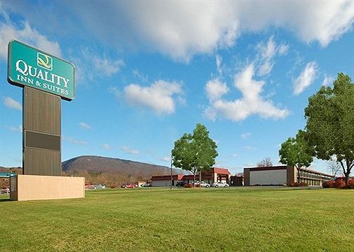 Hotel Quality Inn & Suites  | Burnham | Pennsylvania | United States 1