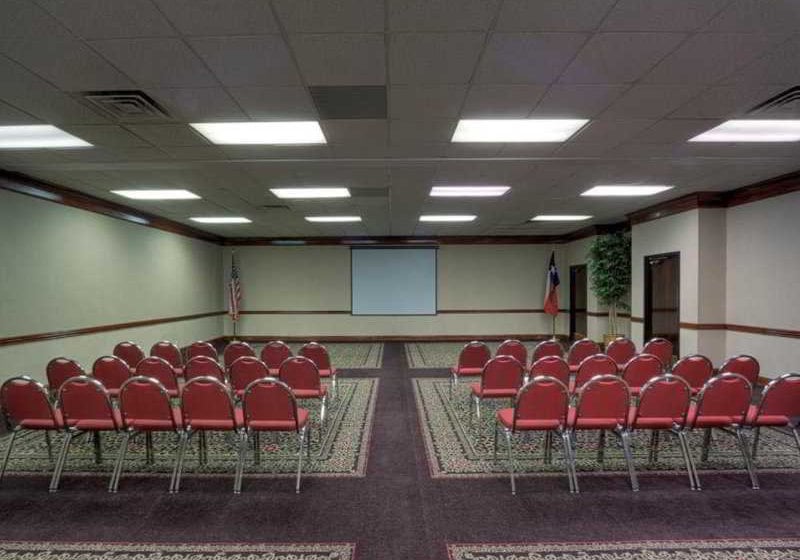 Hotel Clarion Inn Waco  | Waco | Texas | United States 12