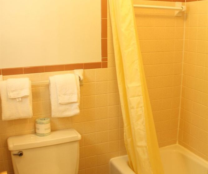 Hotel Colonial Inn  | Franklin | North Carolina | United States 15