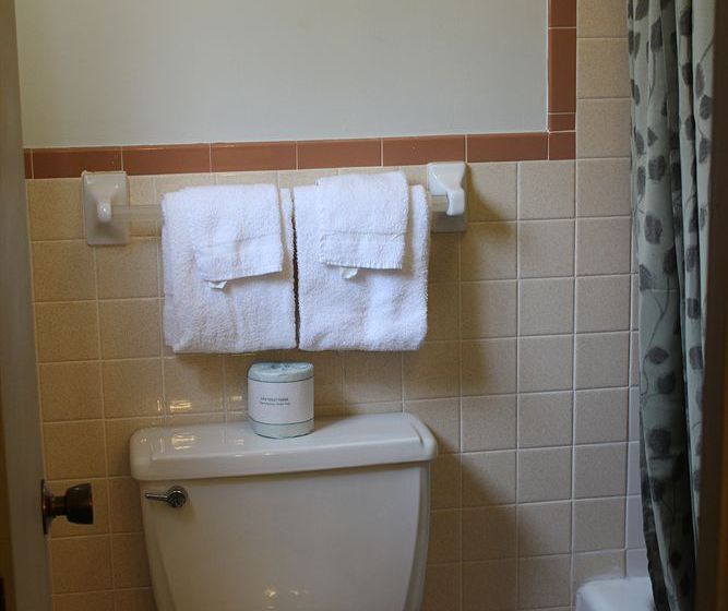 Hotel Colonial Inn  | Franklin | North Carolina | United States 16