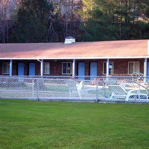 Hotel Colonial Inn  | Franklin | North Carolina | United States 19