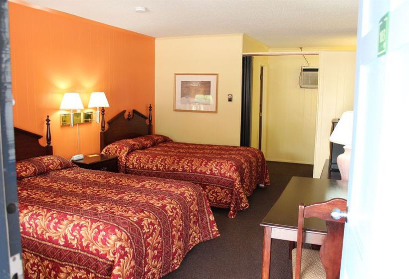 Hotel Colonial Inn  | Franklin | North Carolina | United States 4