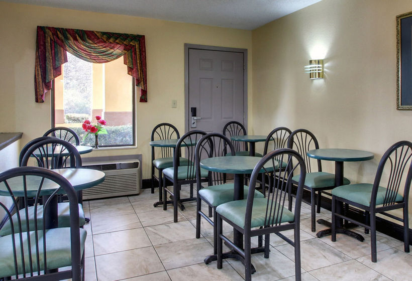 Hotel Econo Lodge Clinton  | Clinton | Mississippi | United States 3