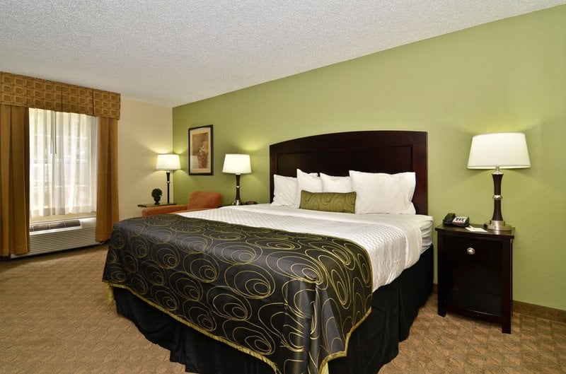 Best Western Plus Addison Galleria Hotel 