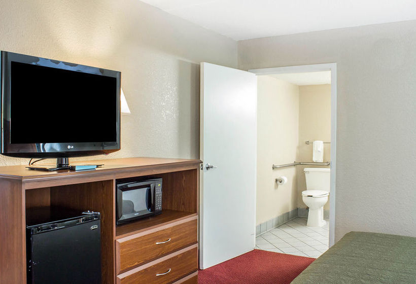 Hotel Quality Inn    | Selma | North Carolina | United States 7