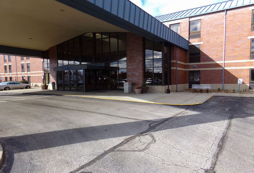 Hotel Comfort Inn Cleveland Airport 