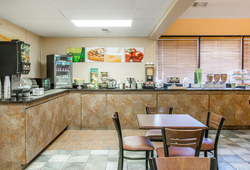 Hotel Quality Inn Toledo  | Toledo | Ohio | United States 9