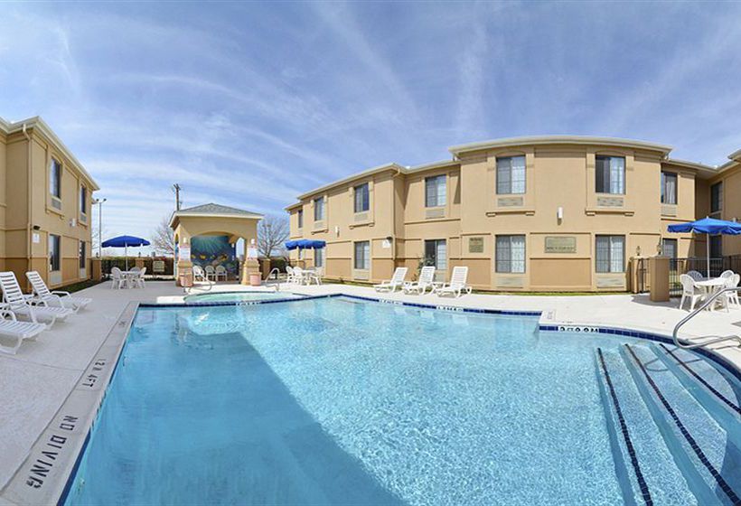 Hotel Comfort Inn & Suites DFW Airport South  | Irving | Texas | United States 3