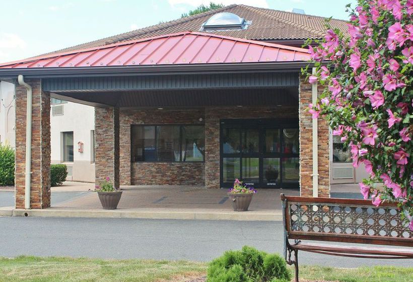 Hotel Comfort Inn & Suites  | West Springfield | Massachusetts | United States 2