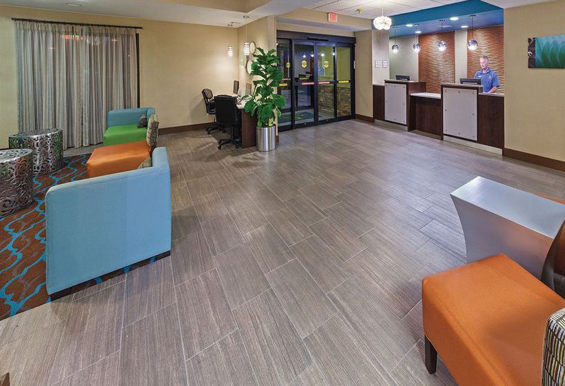 Hotel Comfort Inn & Suites East  | Midwest City | Oklahoma | Estados Unidos 11