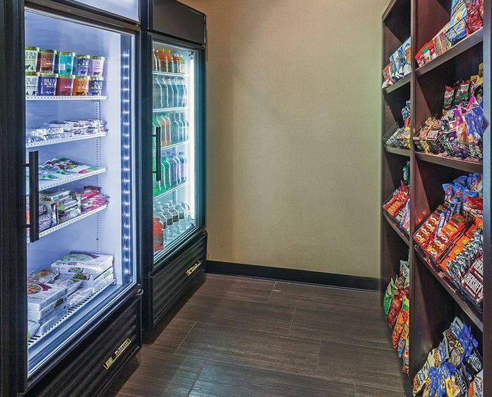 Hotel Comfort Inn & Suites East  | Midwest City | Oklahoma | Estados Unidos 12