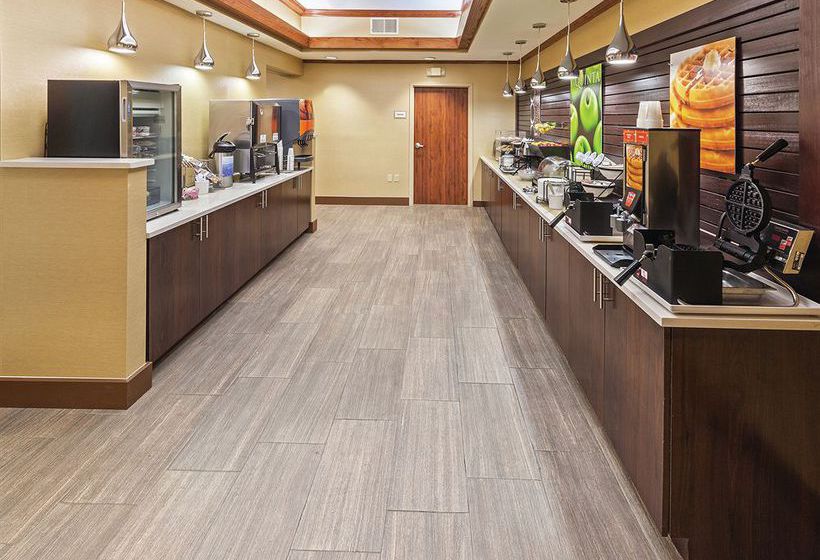 Hotel Comfort Inn & Suites East  | Midwest City | Oklahoma | Estados Unidos 16