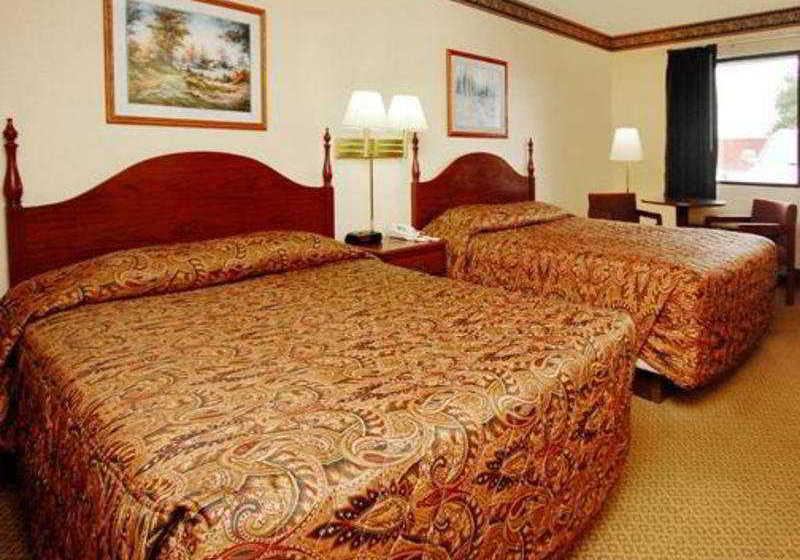 Hotel Econo Lodge Inn & Suites East Knoxville  | Knoxville | Tennessee | United States 1