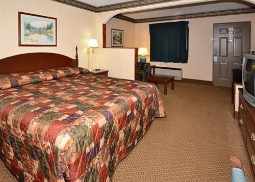 Hotel Econo Lodge Inn & Suites East Knoxville  | Knoxville | Tennessee | United States 12