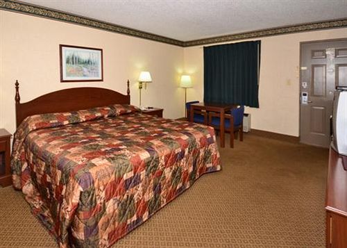 Hotel Econo Lodge Inn & Suites East Knoxville  | Knoxville | Tennessee | United States 16