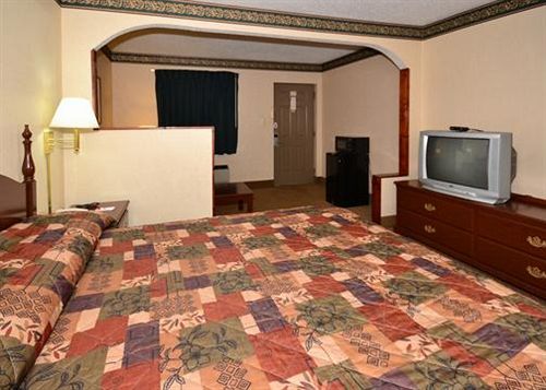 Hotel Econo Lodge Inn & Suites East Knoxville  | Knoxville | Tennessee | United States 17