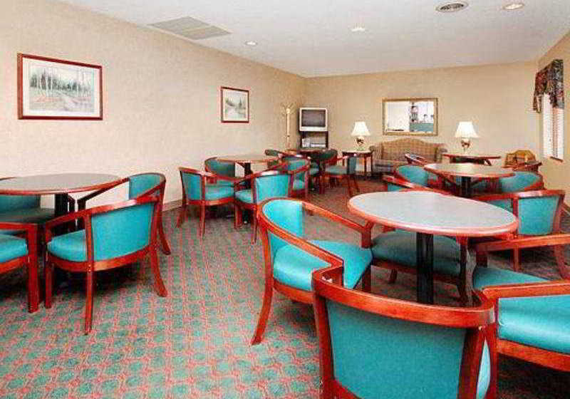 Hotel Econo Lodge Inn & Suites East Knoxville  | Knoxville | Tennessee | United States 5