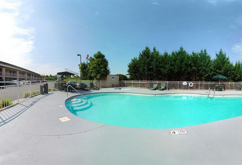 Hotel Econo Lodge Inn & Suites East Knoxville  | Knoxville | Tennessee | United States 8