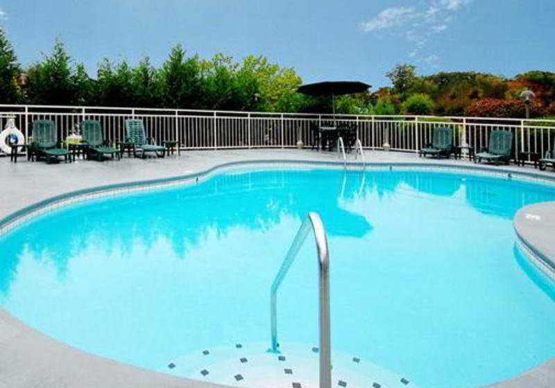 Hotel Econo Lodge Inn & Suites East Knoxville  | Knoxville | Tennessee | United States 9