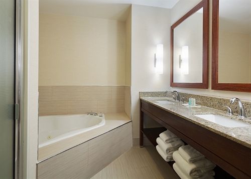 Hotel Comfort Suites  | Glen Allen | Virginia | United States 5