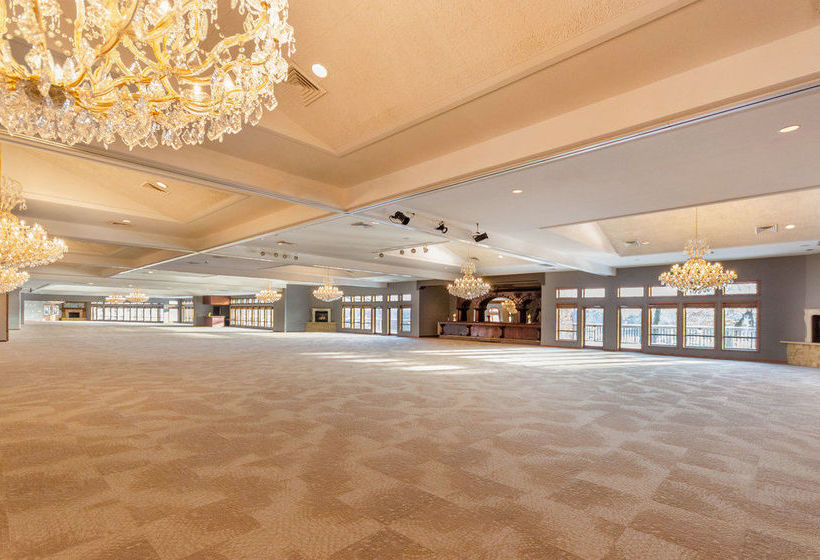 Cliffbreakers Lexington Hotel   | Rockford | Illinois | United States 18