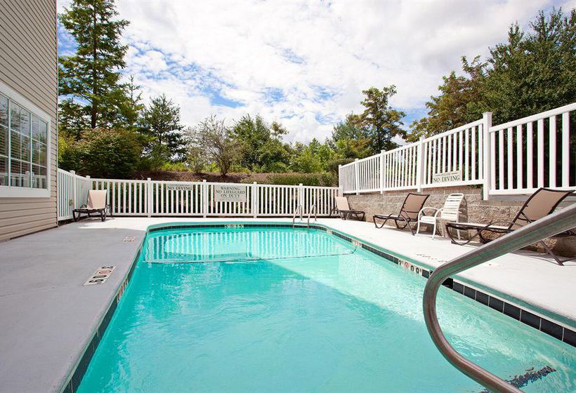 Hotel Country Inn & Suites  | Asheville | North Carolina | United States 6