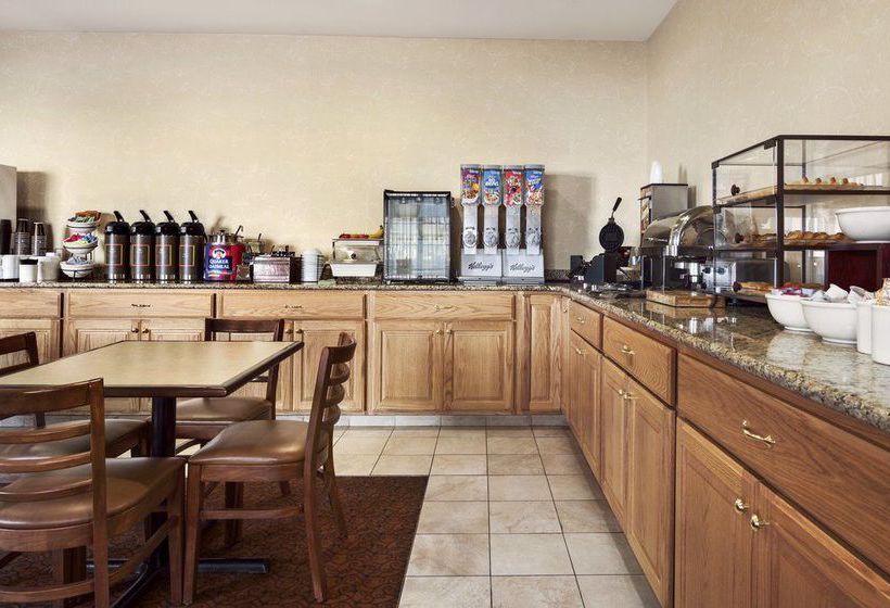 Hotel Country Inn & Suites By Carlson  | Clinton | Iowa | United States 17