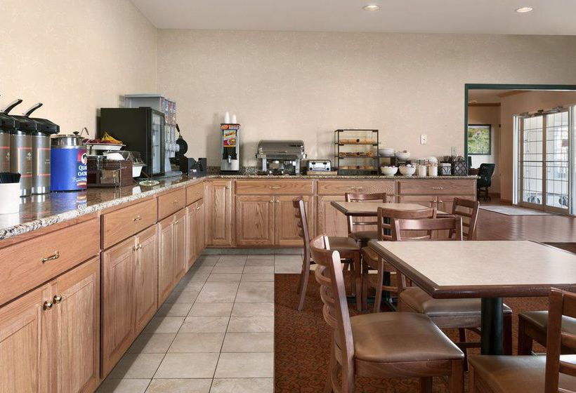 Hotel Country Inn & Suites By Carlson  | Clinton | Iowa | United States 18