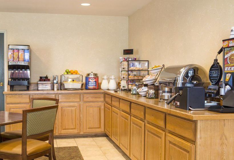 Hotel Country Inn & Suites By Carlson  | Nevada | Missouri | United States 2