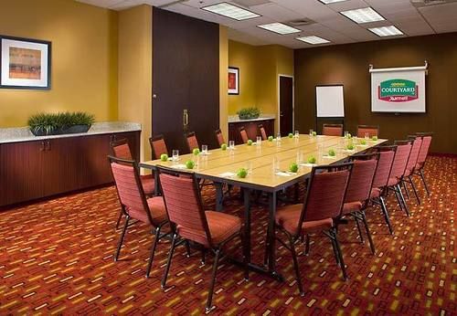 Hotel Courtyard New Orleans Downtown Near the French Quarter  | New Orleans | Louisiana | United States 8