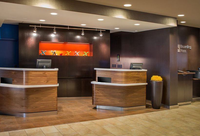 Hotel Courtyard Grand Rapids Airport 