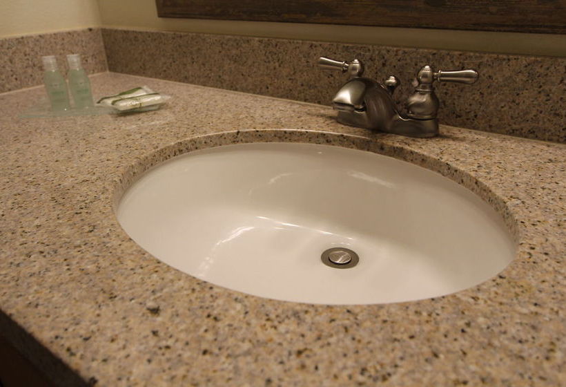 Hotel Cove At Yarmouth  | West Yarmouth | Massachusetts | United States 20