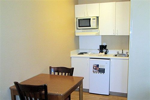 Hotel Crossland Economy Studios  | Irving | Texas | United States 16