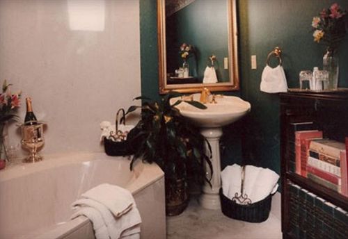 Hotel Crystal River Inn  | San Marcos | Texas | United States 7