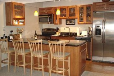 Hotel Chateau Blanc Condos  | Aspen | Colorado | United States 3